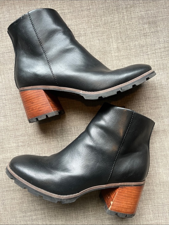 Korks Shoes - Korks Chandler Stacked Block Heel Boots Black 8.5